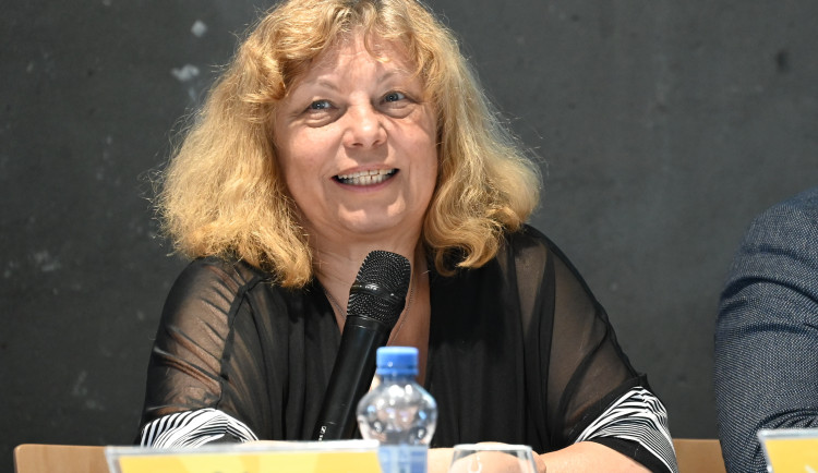 Zlata Holušová. 