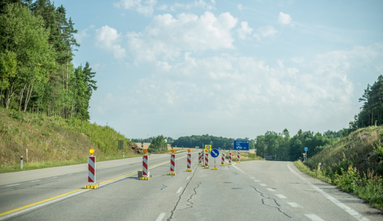 Na Opavsku budou opravovat silnici v Březové, na Bruntálsku most u Oborné