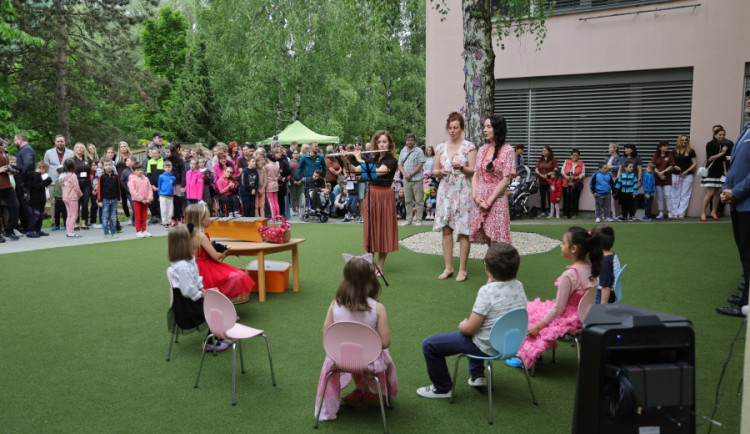 Kraj za 26 milionů korun modernizoval školu Motýlek v Kopřivnici.