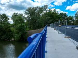 Starou Bělou a Polanku nad Odrou propojila nová cyklotrasa. Stezku vedenou po mostě budou využívat i pěší