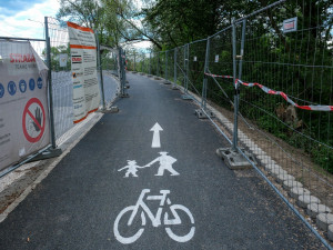 Starou Bělou a Polanku nad Odrou propojila nová cyklotrasa. Stezku vedenou po mostě budou využívat i pěší