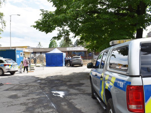 Dělníci z Frýdku-Místku při bagrování našli lidské kosti a botu, identitu zemřelého hledají policisté