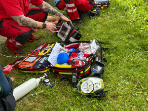 V Příboře hořelo kvůli závadě na baterii elektrokoloběžky, bytový dům muselo opustit šestnáct lidí