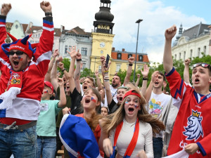 FOTOGALERIE: Češi! Ještě jeden! Masarykovo náměstí v Ostravě zářilo radostí