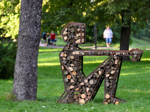 V srdci Ostravy propukne exteriérová výstava soch současných umělců. Představí se Dostál, Róna i Straka