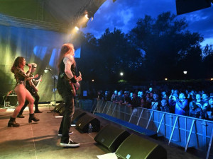 Na Slezskoostravském hradě duněl metal a šlehaly plameny