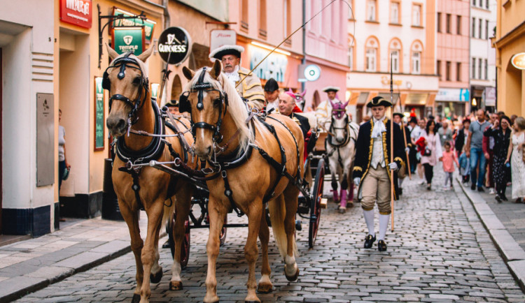 Až do neděle Olomouc opanují Svátky města. Na programu je průvod, historický jarmark i koncerty