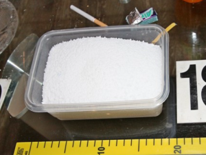 Policie dopadla další vařiče pervitinu. Obviněno je 10 osob.