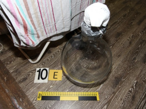 Policie dopadla další vařiče pervitinu. Obviněno je 10 osob.