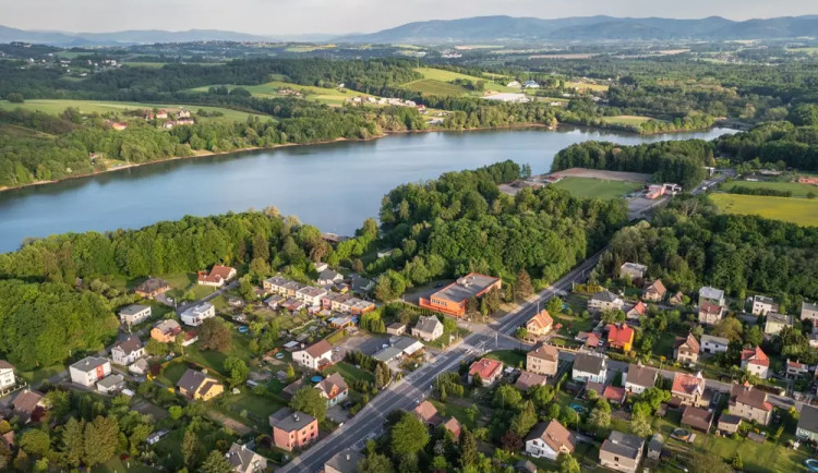 Kvalita vody v moravskoslezských nádržích zůstává dobrá. Na několika místech je horší viditelnost