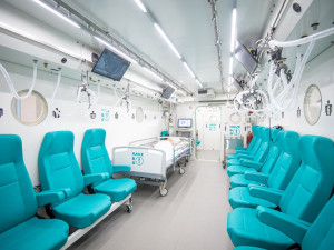 Ostravská nemocnice na Fifejdách má hyperbarickou komoru. Léčí se v ní lidé s poruchou sluchu nebo embolií