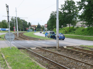 Devadesátiletý muž na elektrokoloběžce nepřežil v Ostravě srážku s tramvají