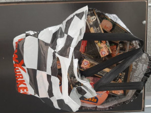 Muž z Havířova ukradl dvě tašky plné rybích pochutin. Když ho dopadli policisté, přiznal se k dalším krádežím