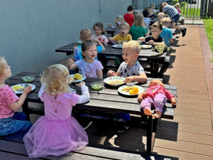 Moravskoslezský kraj nabízí bezplatné obědy dětem v sociální nouzi. Do programu se zatím přihlásilo 90 škol