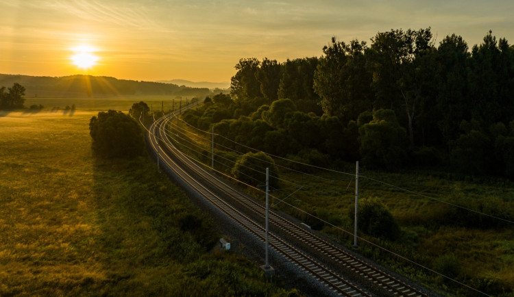 Do Polska rychleji a bezpečněji. Správa železnic otevřela modernizovaný úsek železnice na Karvinsku