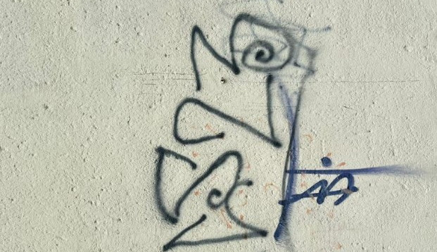 Vandal z Karviné během tří měsíců poničil devět budov. Fasády posprejoval a popsal nesmazatelnými fixy