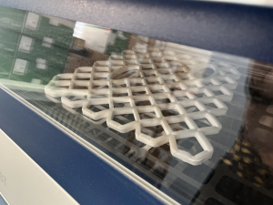 Průlom v léčbě zlomenin. V ostravské fakultní nemocnici je namísto sádry fixují ortézou z uhlíkových vláken