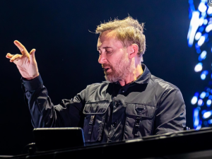 Poslední den ostravského Beats for Love si nenechalo ujít rekordních 50 tisíc lidí. Přilákal je DJ David Guetta