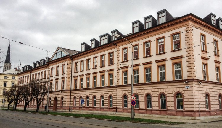 Vrchní soud snížil ženě trest za dlouholeté organizování prostituce na Těšínsku. Do vězení půjde na sedm let