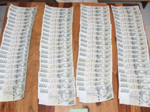 Kriminalisté obvinili další tři lidi v kauze Shaggy. Trojice sehnala materiál na výrobu několik set kilogramů drog