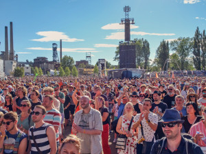 Colours of Ostrava: Tlumočení hvězd do znakové řeči i servis pro zdravotně znevýhodněné