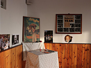 Dnes by Karel Gott oslavil 85. narozeniny. Vesnička, kam jezdil od dětství, mu věnovala muzeum