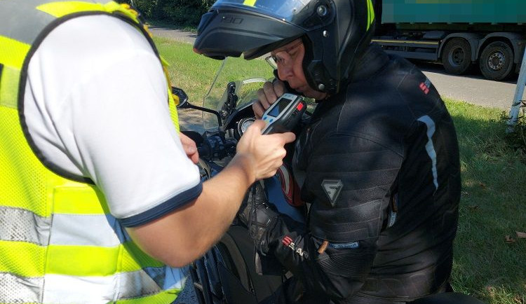 Na Jičínsku dneska proběhla policejní akce zaměřená na alkohol