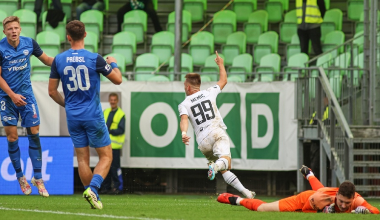 Fotbalisté Liberce v soutěžní premiéře pod Kováčem porazili Karvinou 3:1