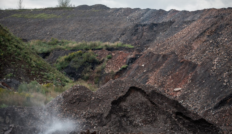 Báňský úřad zastavil schvalování plánu na sanaci haldy Heřmanice v Ostravě, žádost stáhl podnik Diamo