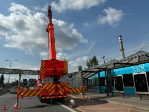 Srážka dvou tramvají výrazně komplikuje dopravu v Ostravě. Z centra se lidé nedostanou do Vítkovic a na Jih