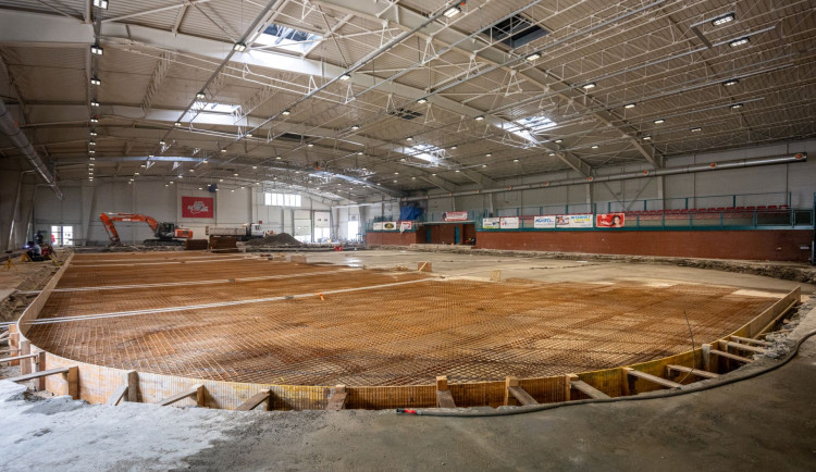 Porubský zimní stadion prochází velkou rekonstrukcí. Skončit má na podzim