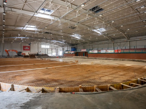 Porubský zimní stadion prochází velkou rekonstrukcí. Skončit má na podzim