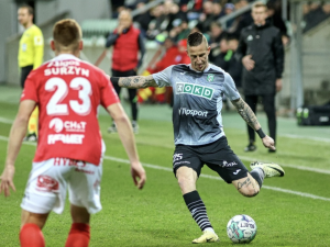 Karvinští fotbalisté zvítězili v Pardubicích 1:0, rozhodl Memič