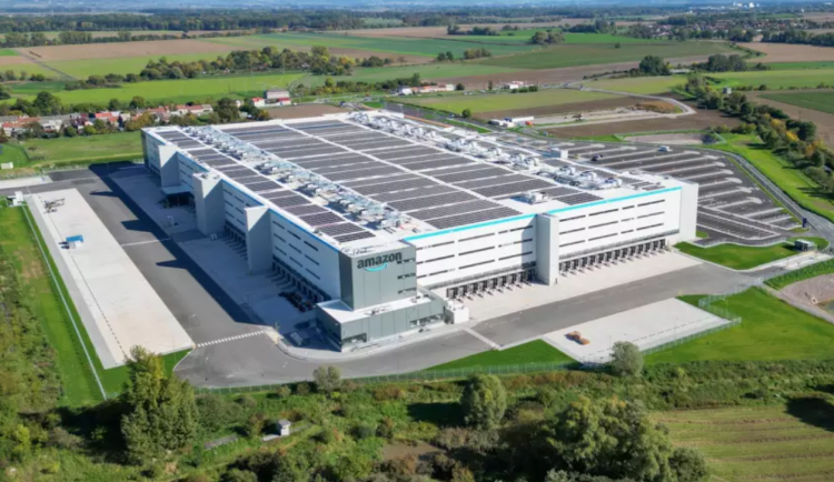 Stanice zdravotnické záchranné služby a teď i obchodní galerie. Kojetín se díky Amazonu rychle rozvíjí