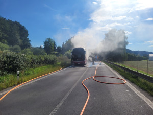 Ve Fulneku na Novojičínsku hořel autobus, cestující naštěstí nepřevážel