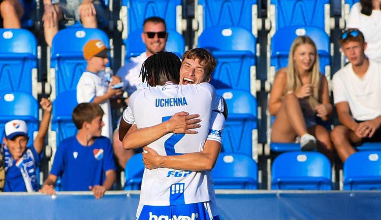 Fotbalisté Baníku zúročili přesilovku s Hradcem. V závěru zápasu vyhráli 1:0