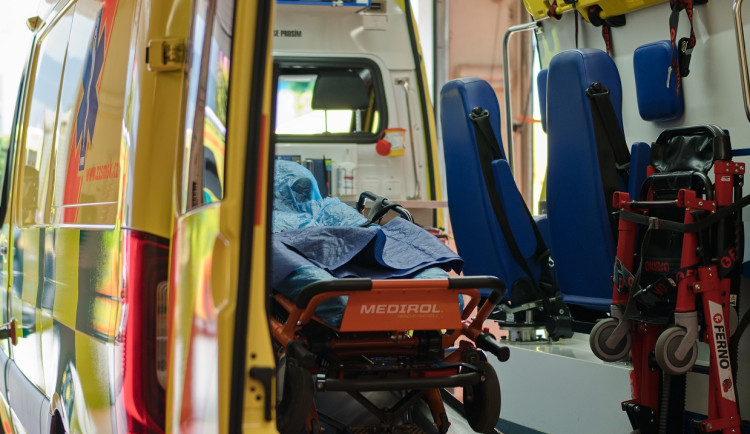 Až třetina lidí, které záchranáři o víkendech ošetřují, je opilá nebo zfetovaná. Alkoholem se otrávily také dvě patnáctileté dívky