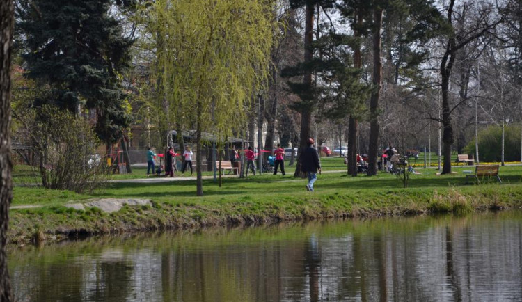 Prostějov investuje do odbahnění Mlýnského náhonu, chce zpříjemnit prostředí v Kolářových sadech