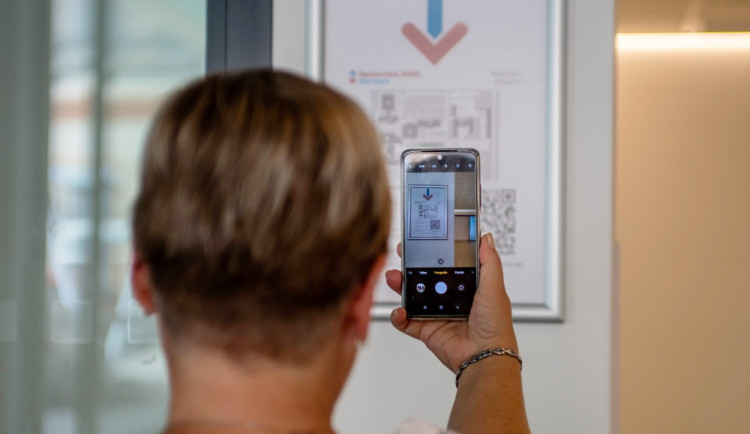 Šternberskou nemocnicí provede návštěvníky chytrá navigace. Novinka se připravuje i pro Prostějov