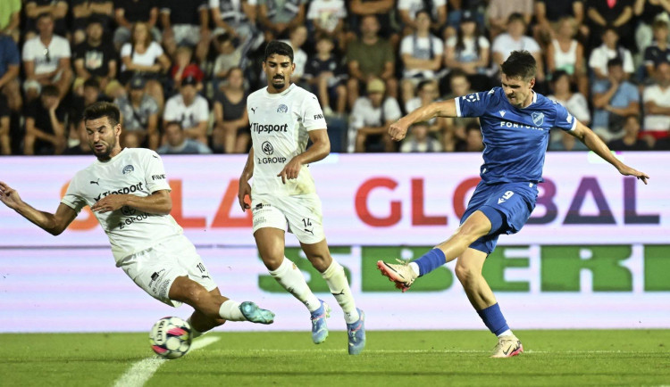 Body vzala smolná teč. Fotbalisté Baníku prohráli se Slováckem, které si připsalo první domácí vítězství