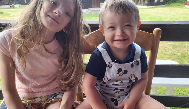 Rodina se stará o dvě handicapované děti. Do péče chce přijmout další, potřebuje ale pomoct.