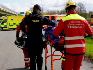 Trojice zraněných cyklistů během hodiny. Záchranná služba se ve čtvrtek nezastavila