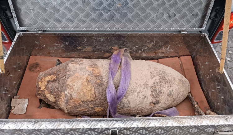 Nález letecké pumy poblíž Ostravy zaměstnal pyrotechniky.