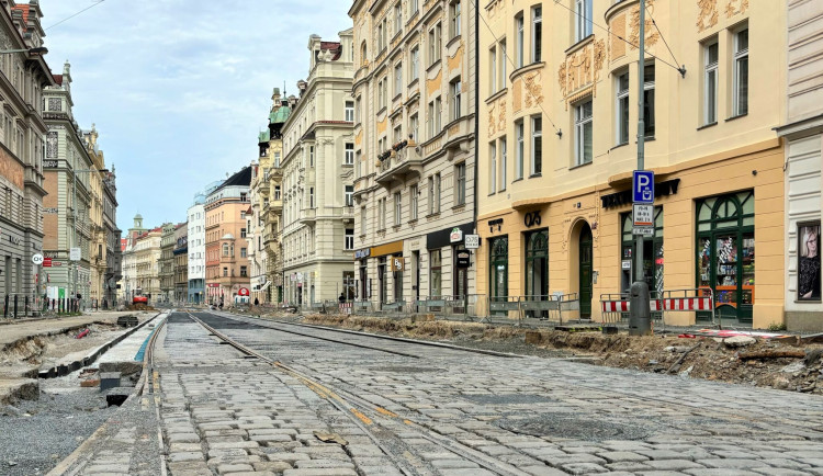 Od pondělí 2. září se mění dopravní omezení v Holešovicích a na Letné