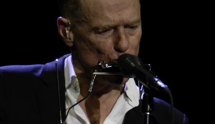 V Havířově vystoupí kanadský zpěvák a kytarista Bryan Adams, nahradil Scorpions.