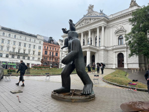 VIDEO: Socha svatého Kryštofa opustila Ostravu. Lidé si ji prohlédnou na Malinovského náměstí v Brně