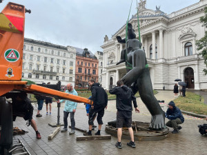 VIDEO: Do Brna převezli z Ostravy sochu svatého Kryštofa. Lidé si ji prohlédnou na Malinovského náměstí