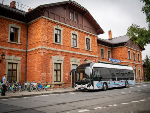 Cestující ve Frýdku-Místku během září čeká změna. Po městě je nově svezou moderní elektrobusy