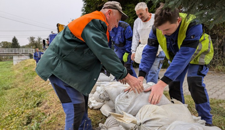 Ostrava se připravuje na případnou povodňovou vlnu. V metropoli se potkává několik větších toků