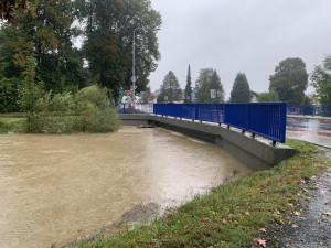 Porubka se vylila. Lidé z několika ulic v Ostravě-Porubě opouštějí své domovy. Kulminuje také řeka Opava